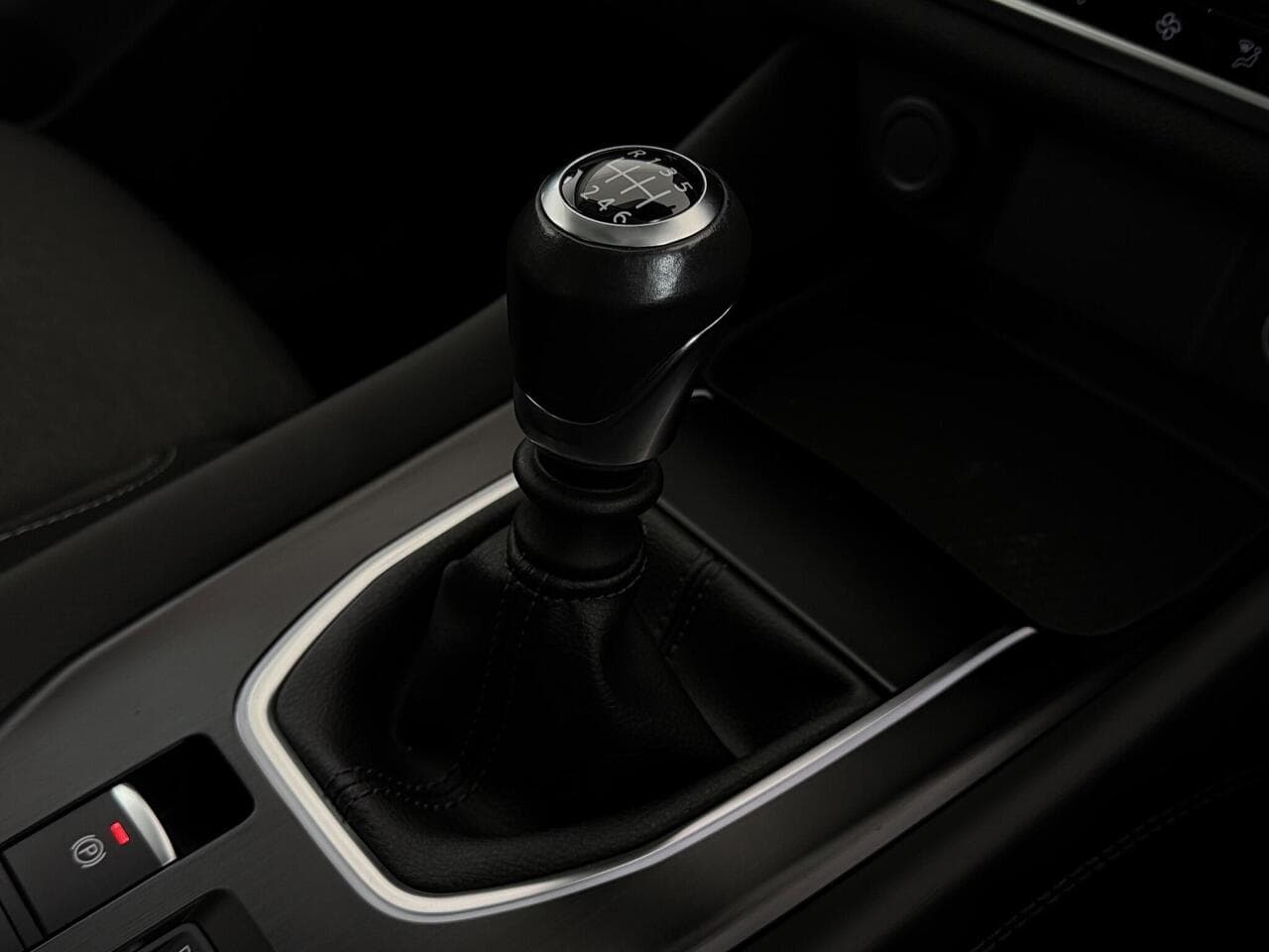 Nissan Qashqai thumbnail Interior Front