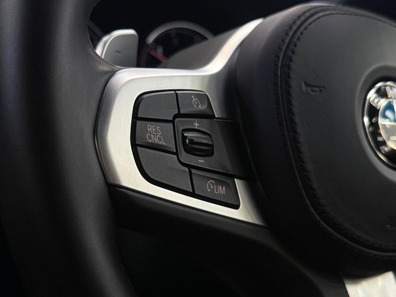 BMW 5 Series thumbnail Misc Controls
