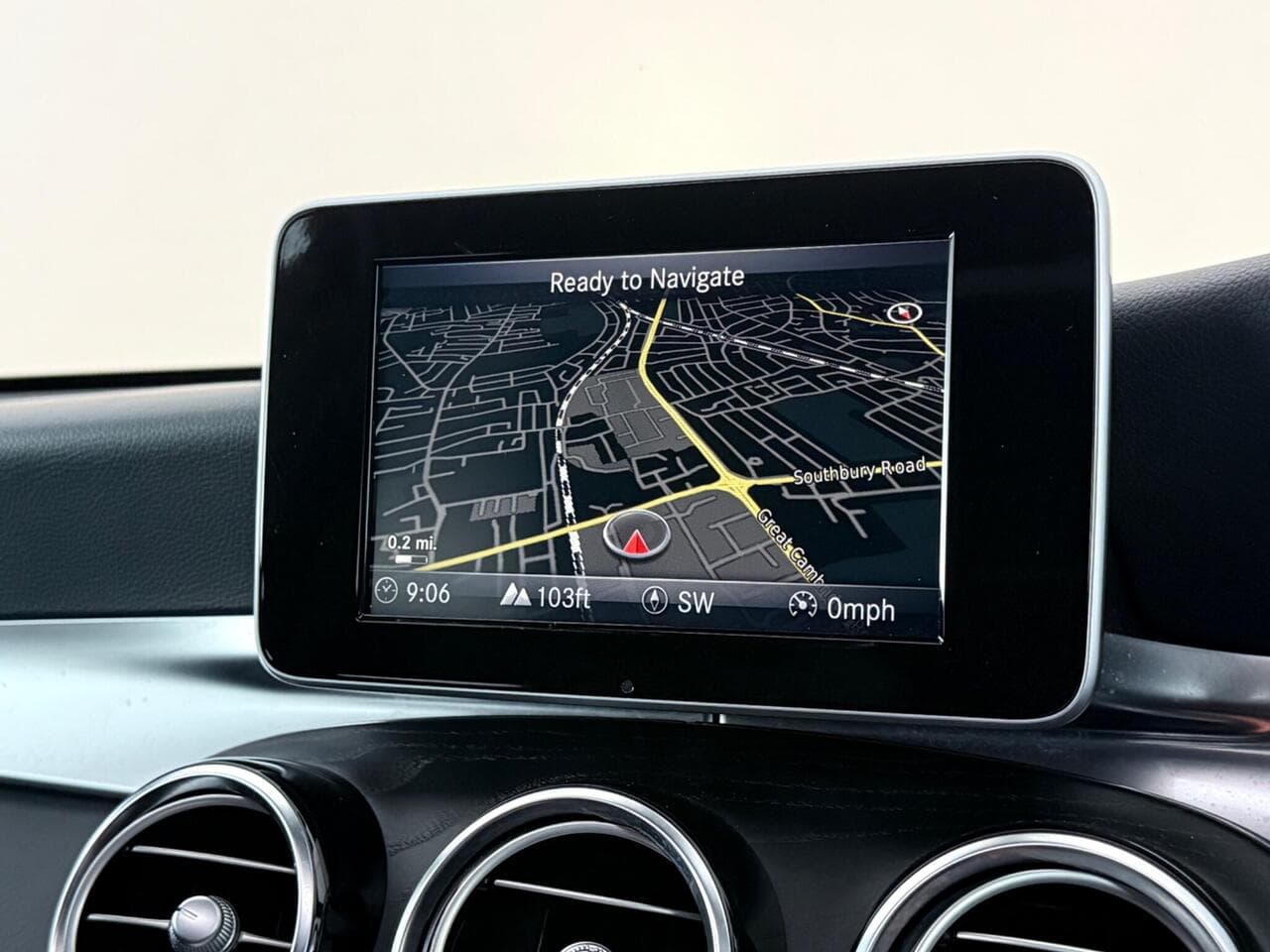 Mercedes-Benz GLC thumbnail Infotainment System