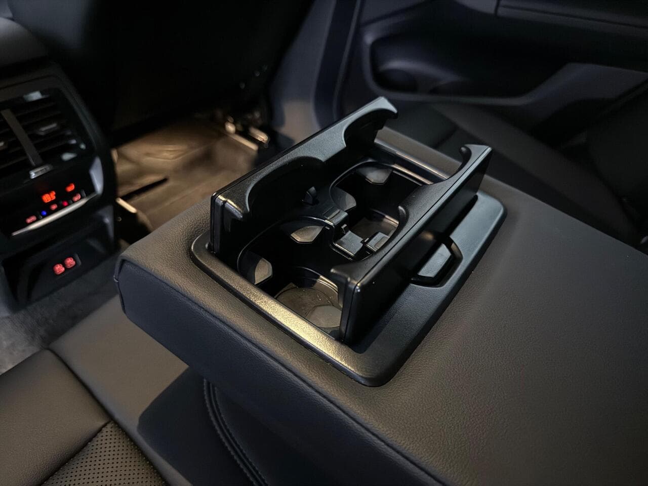 BMW X3 thumbnail Interior Front