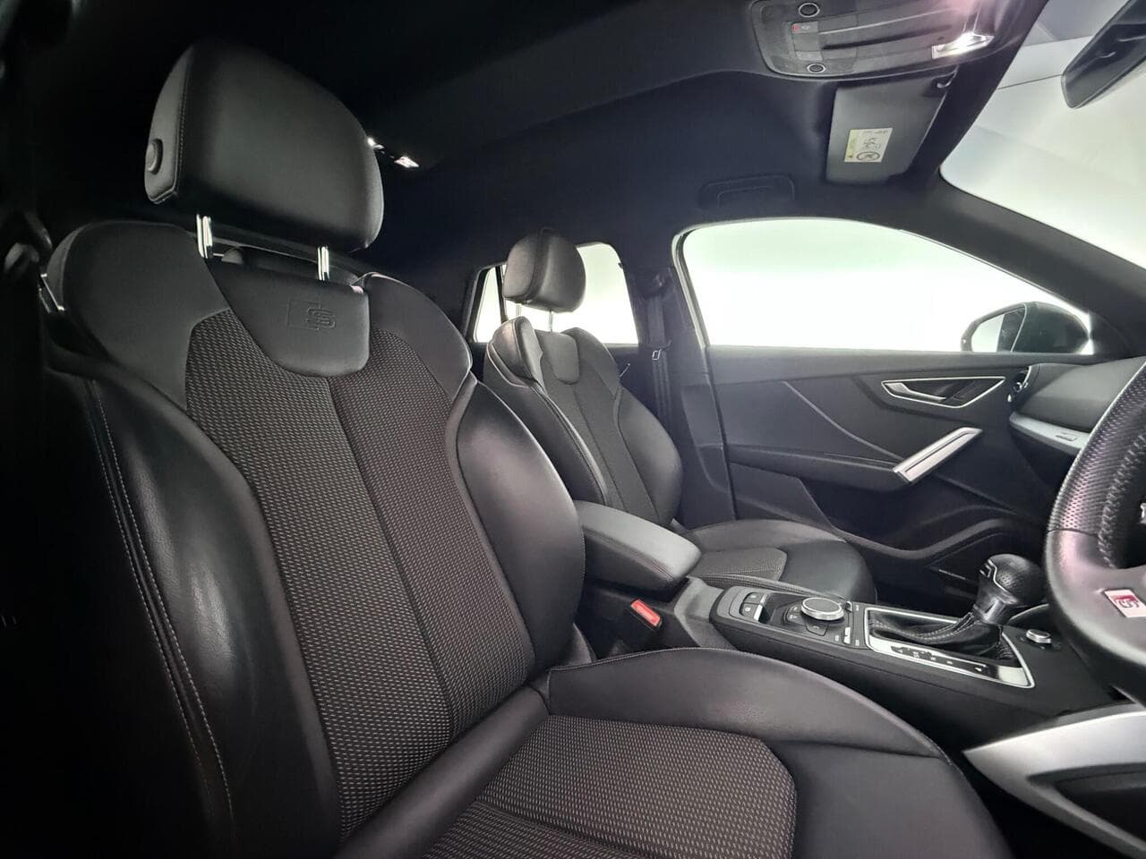 Audi Q2 thumbnail Seat Driver