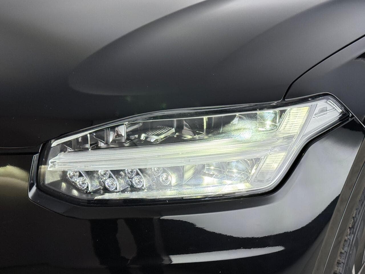 Volvo XC90 thumbnail Lights Front