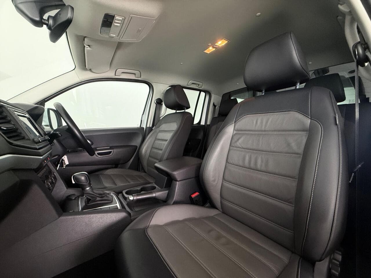 Volkswagen Amarok thumbnail Seat Front Passenger