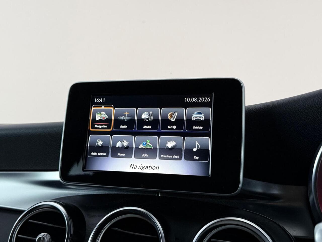 Mercedes-Benz GLC thumbnail Infotainment System