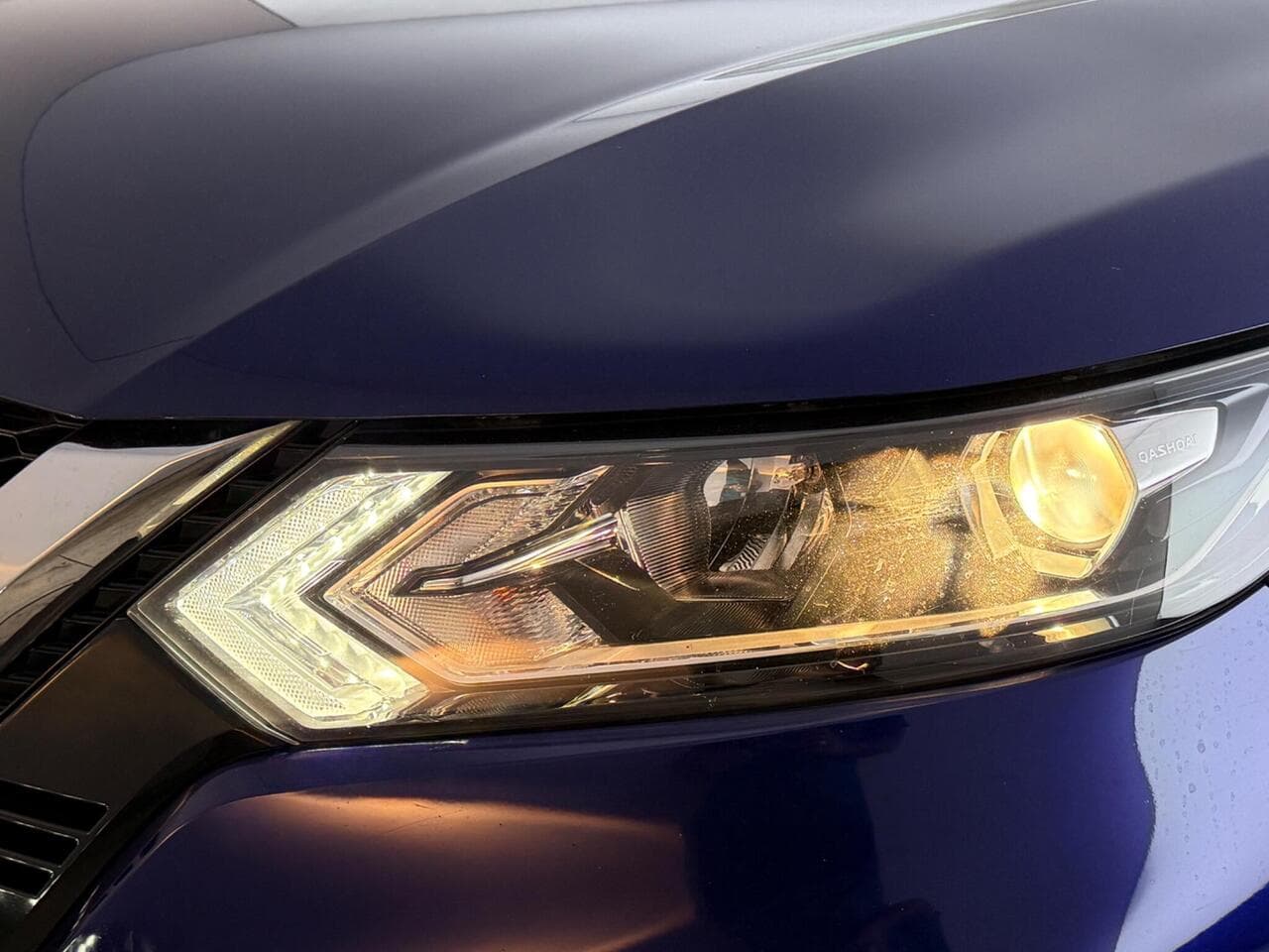 Nissan Qashqai thumbnail Lights Front