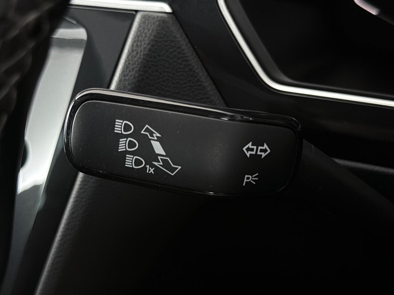 Volkswagen Tiguan thumbnail Misc Controls