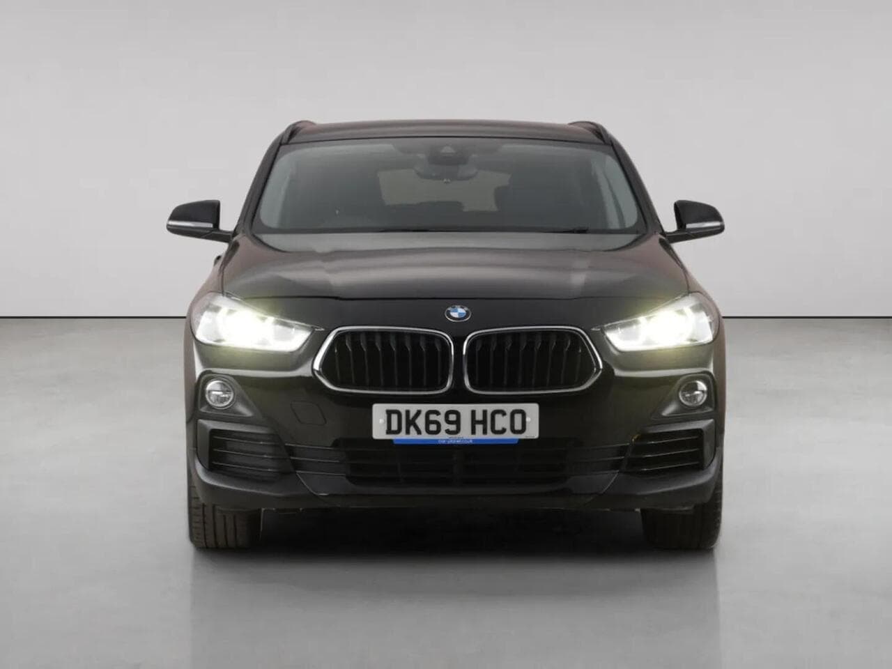 BMW X2 thumbnail Front