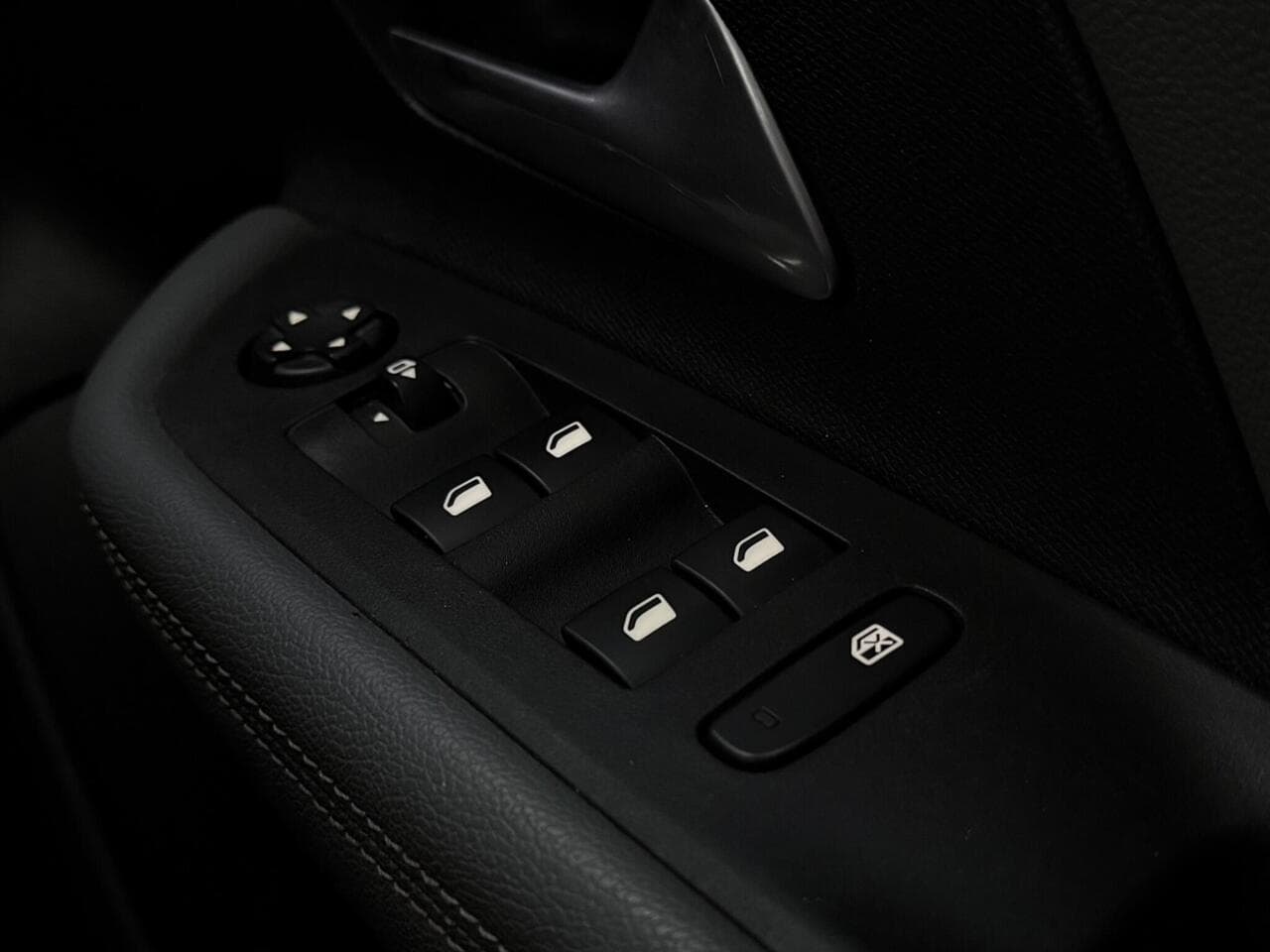 Vauxhall Mokka thumbnail Misc Controls