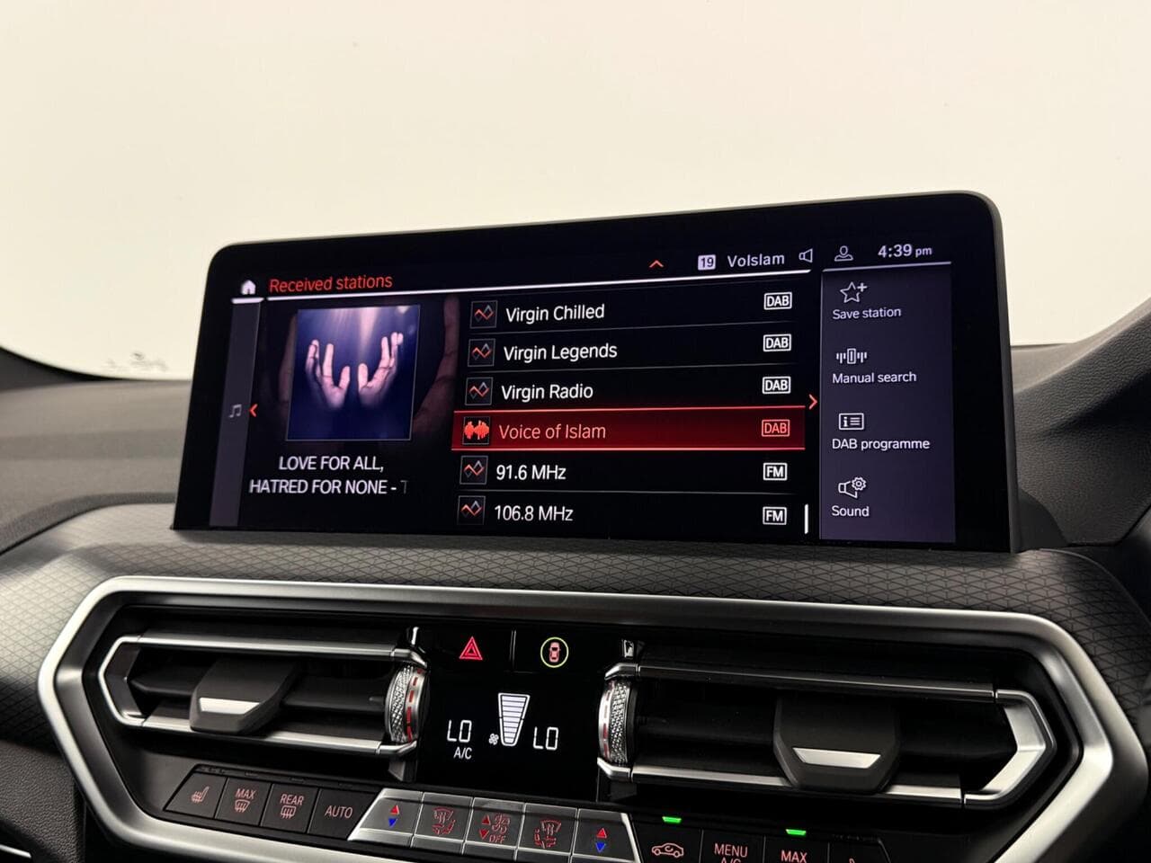 BMW X4 thumbnail Infotainment System