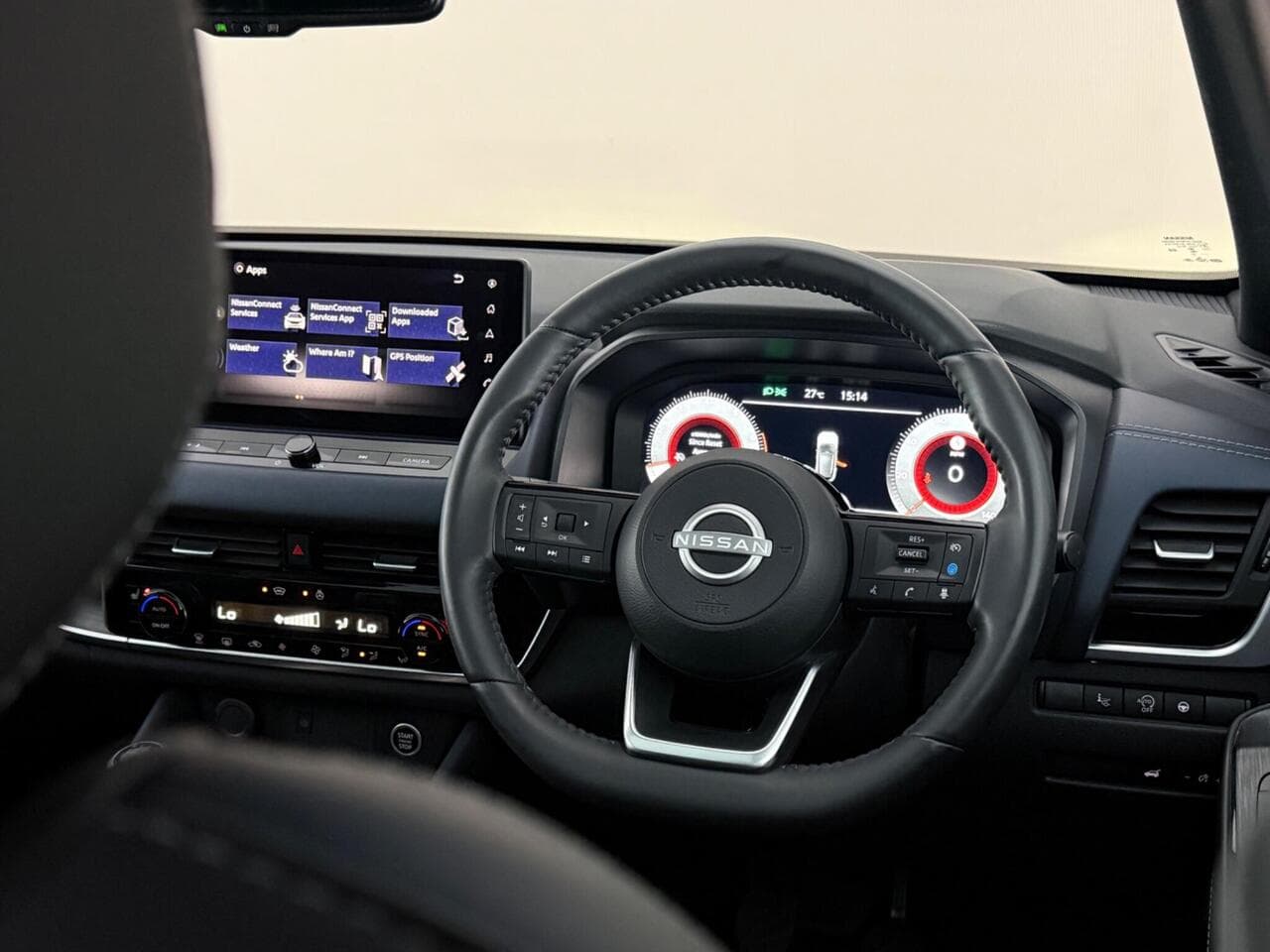 Nissan Qashqai thumbnail Steering Wheel