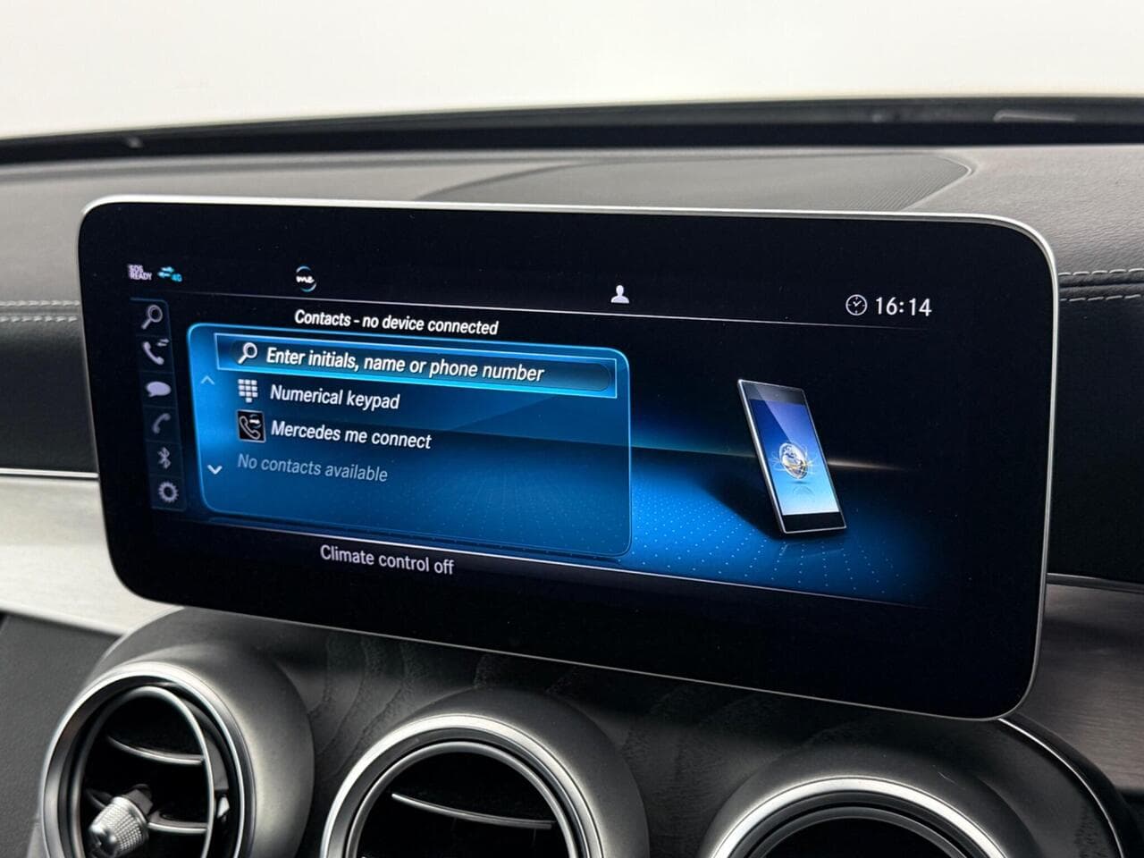 Mercedes-Benz C Class thumbnail Infotainment System