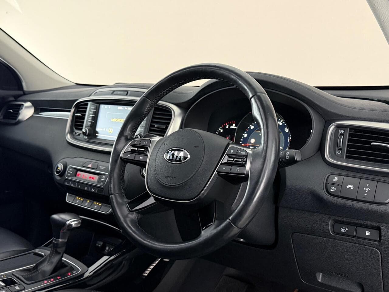 Kia Sorento thumbnail Interior Front
