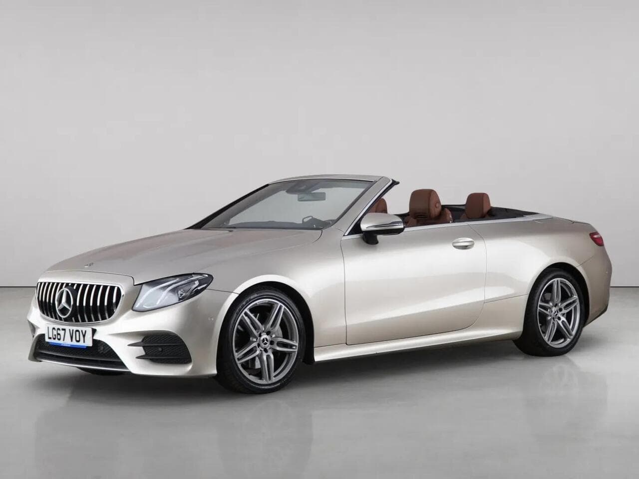 Mercedes-Benz E Class thumbnail Front Left