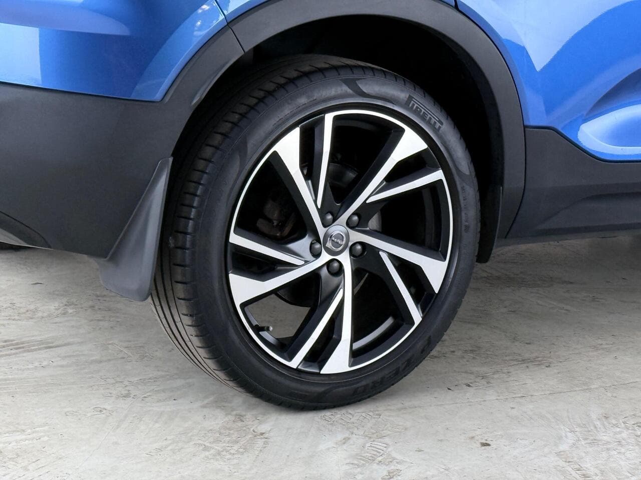 Volvo XC40 thumbnail Wheel