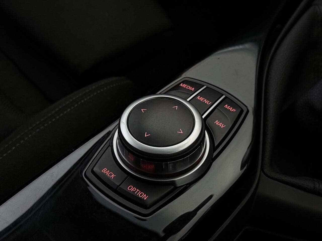 BMW 1 Series thumbnail Interior Front