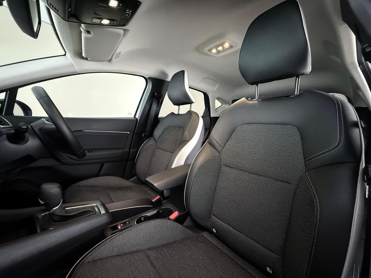Renault Captur thumbnail Seat Front Passenger