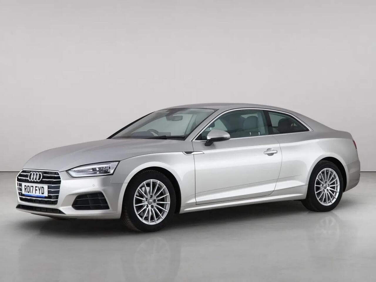 Audi A5 thumbnail Front Left