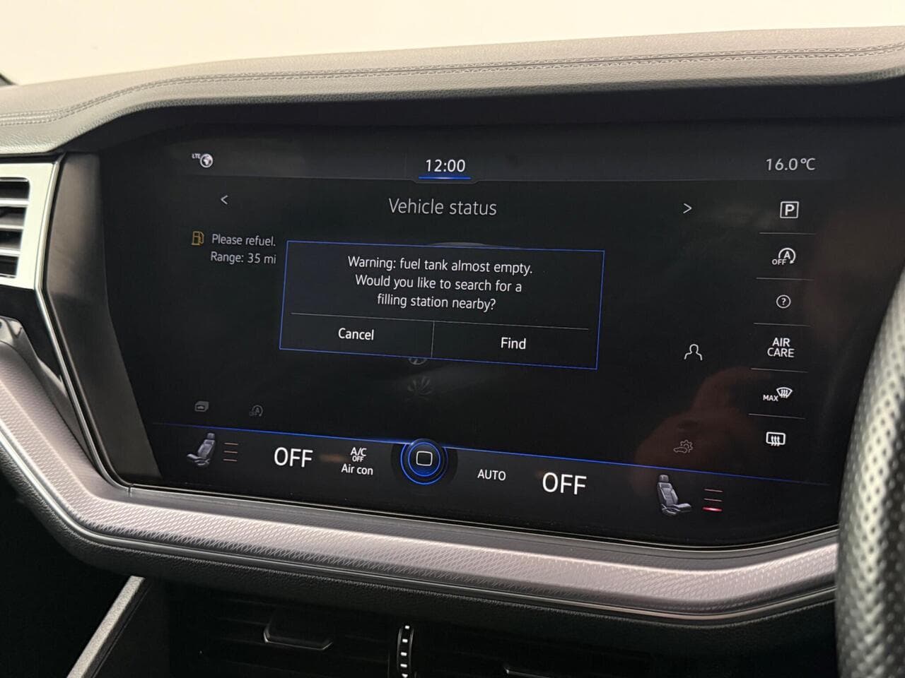 Volkswagen Touareg thumbnail Infotainment System