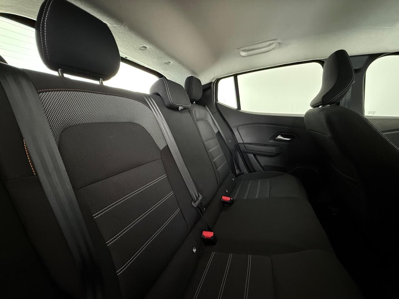Dacia Sandero Stepway thumbnail Seats Rear