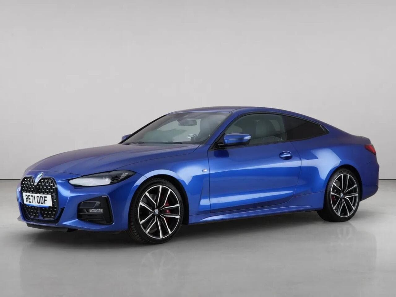 BMW 4 Series thumbnail Front Left