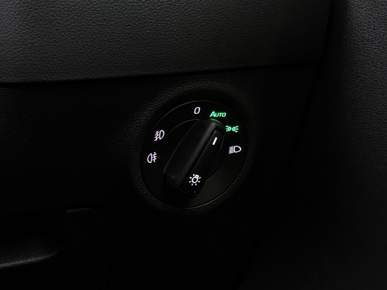 Skoda Karoq thumbnail Misc Controls
