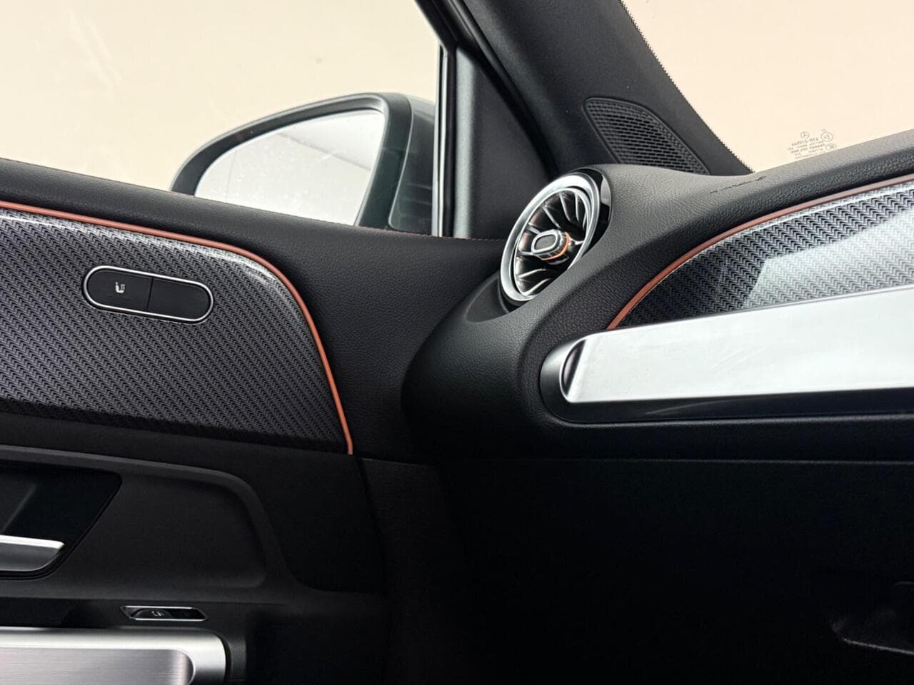 Mercedes-Benz GLB thumbnail Misc Controls