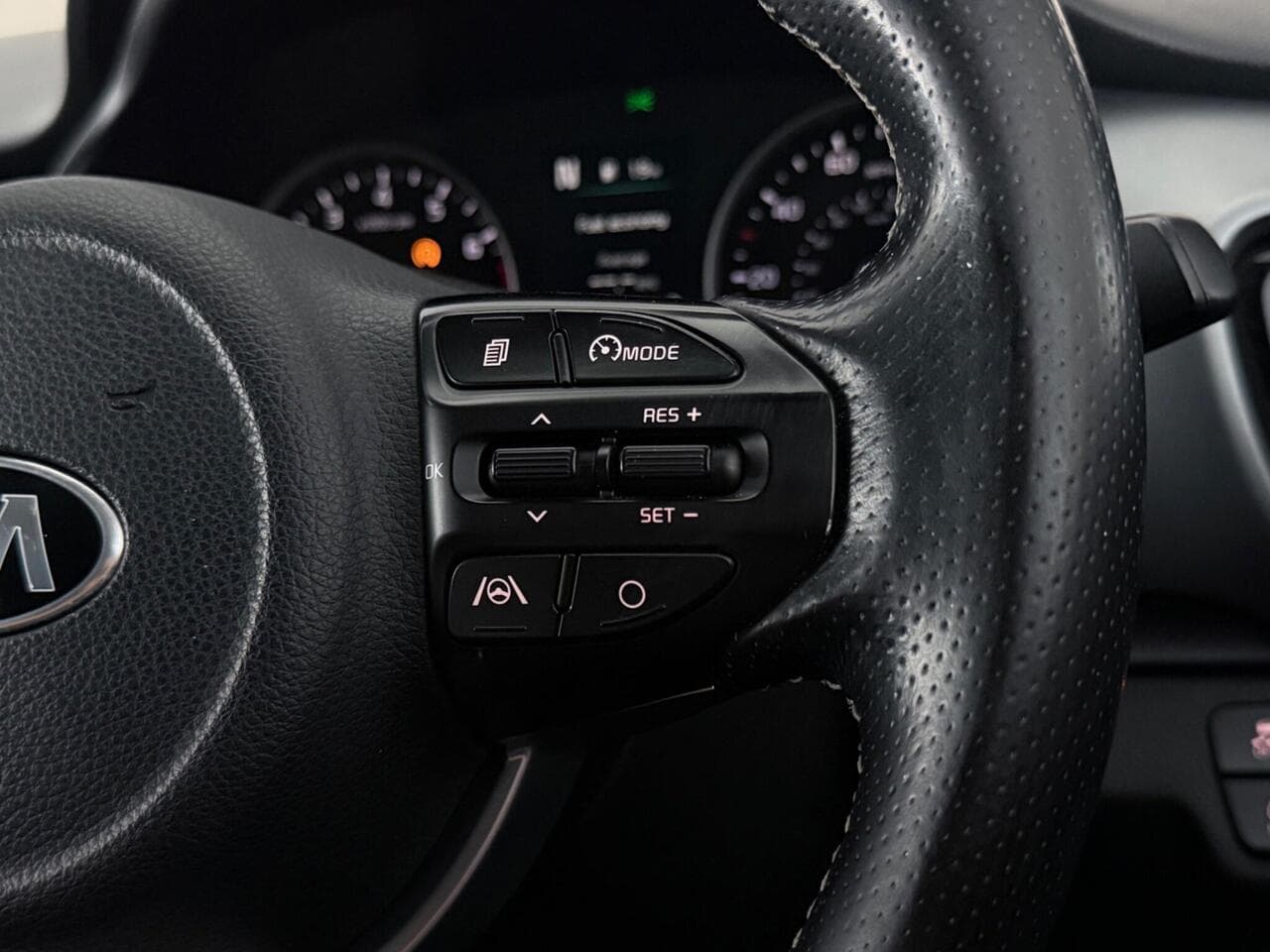 Kia Stonic thumbnail Misc Controls