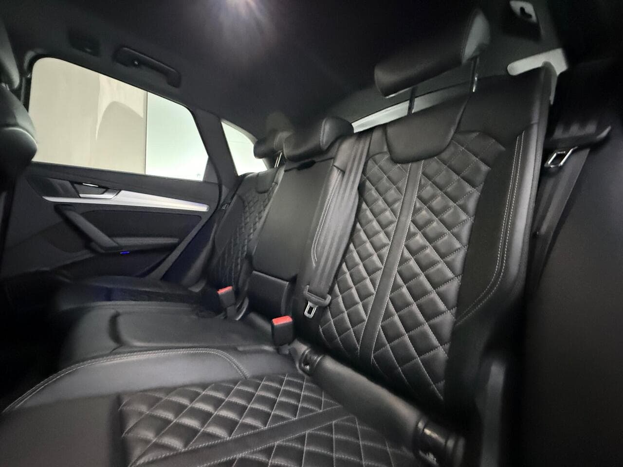 Audi Q5 thumbnail Seats Rear