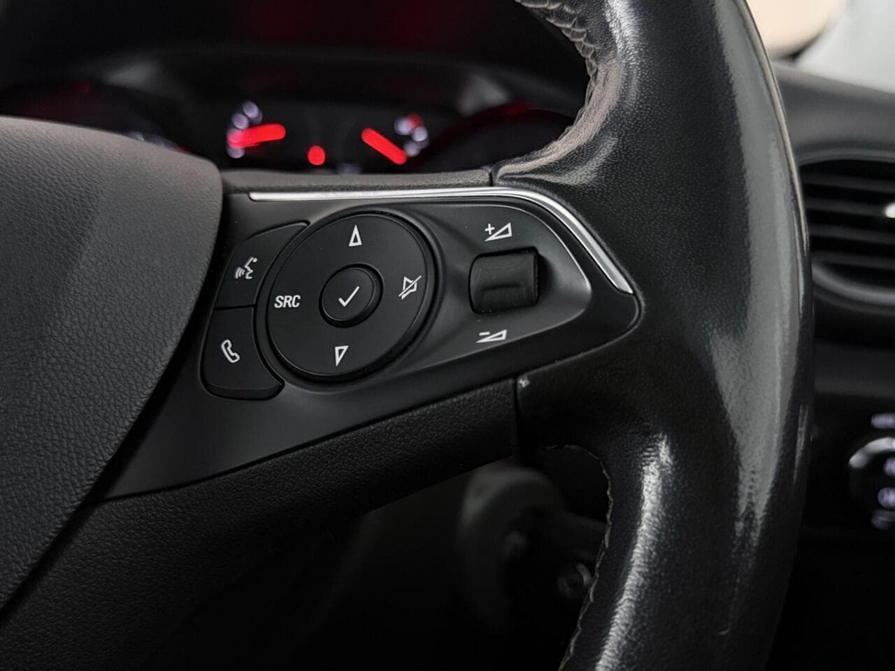 Vauxhall Crossland thumbnail Misc Controls