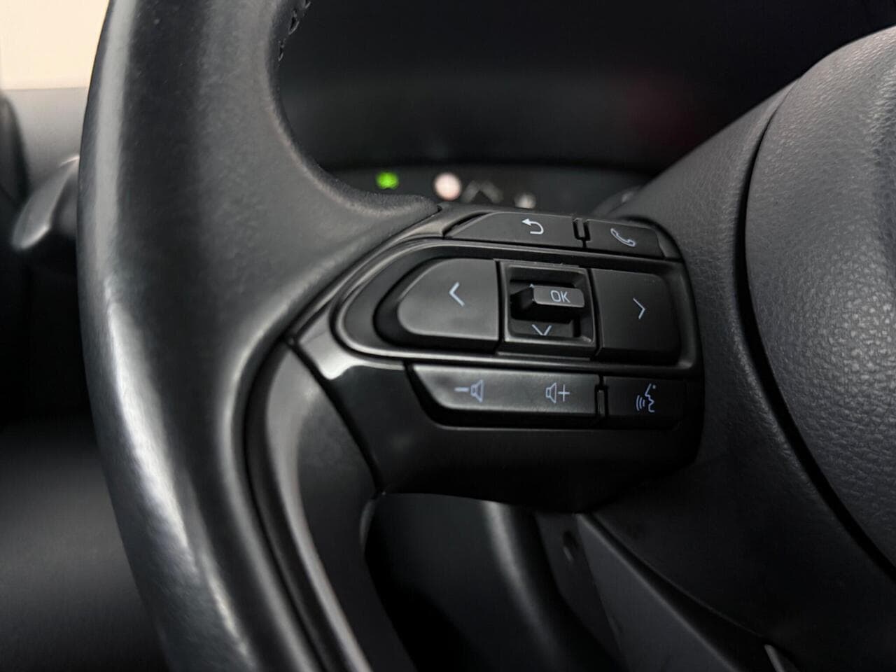Toyota Yaris thumbnail Misc Controls