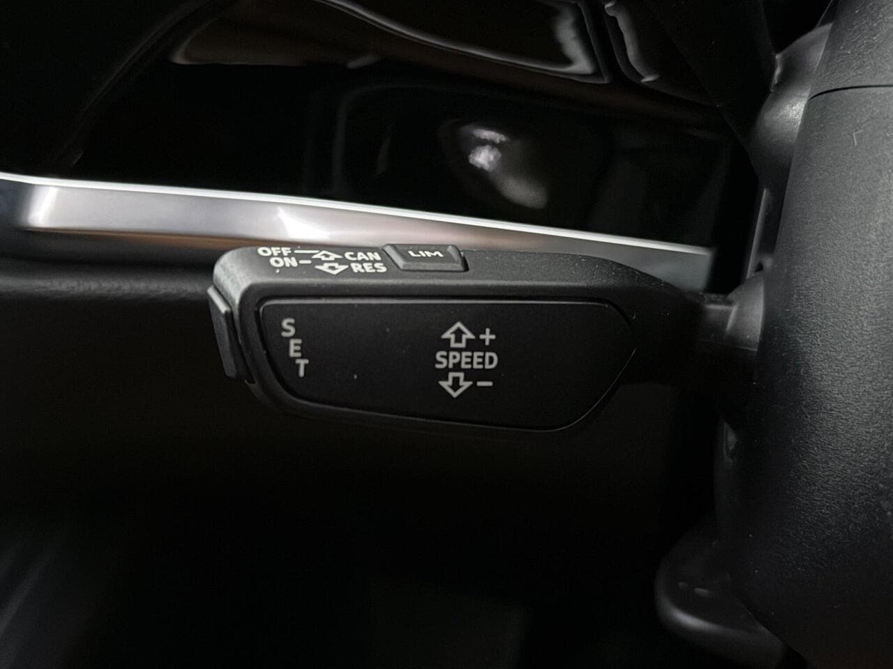 Audi RS Q3 thumbnail Misc Controls