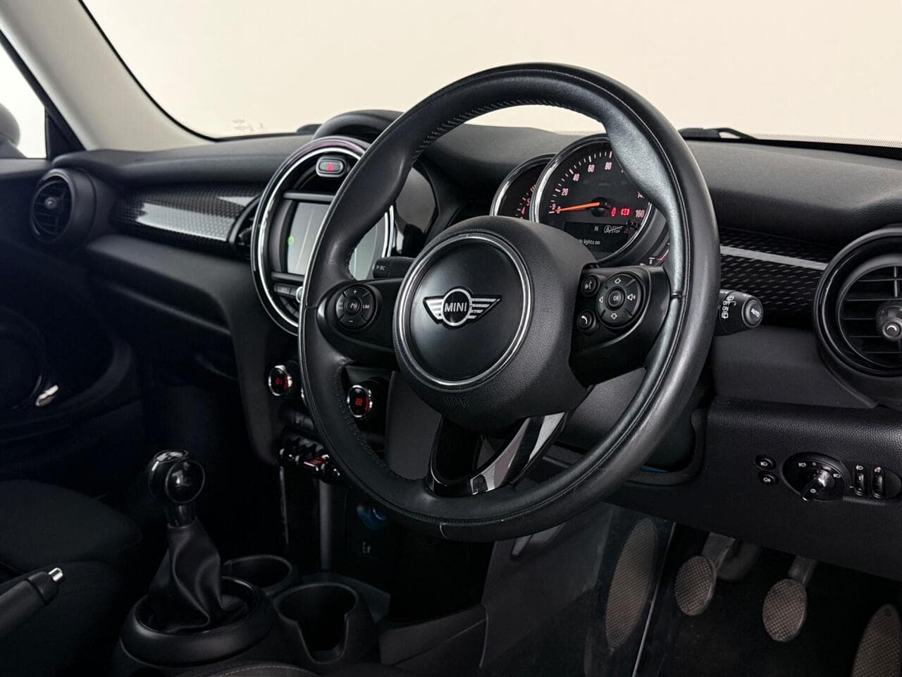 MINI Hatch thumbnail Interior Front