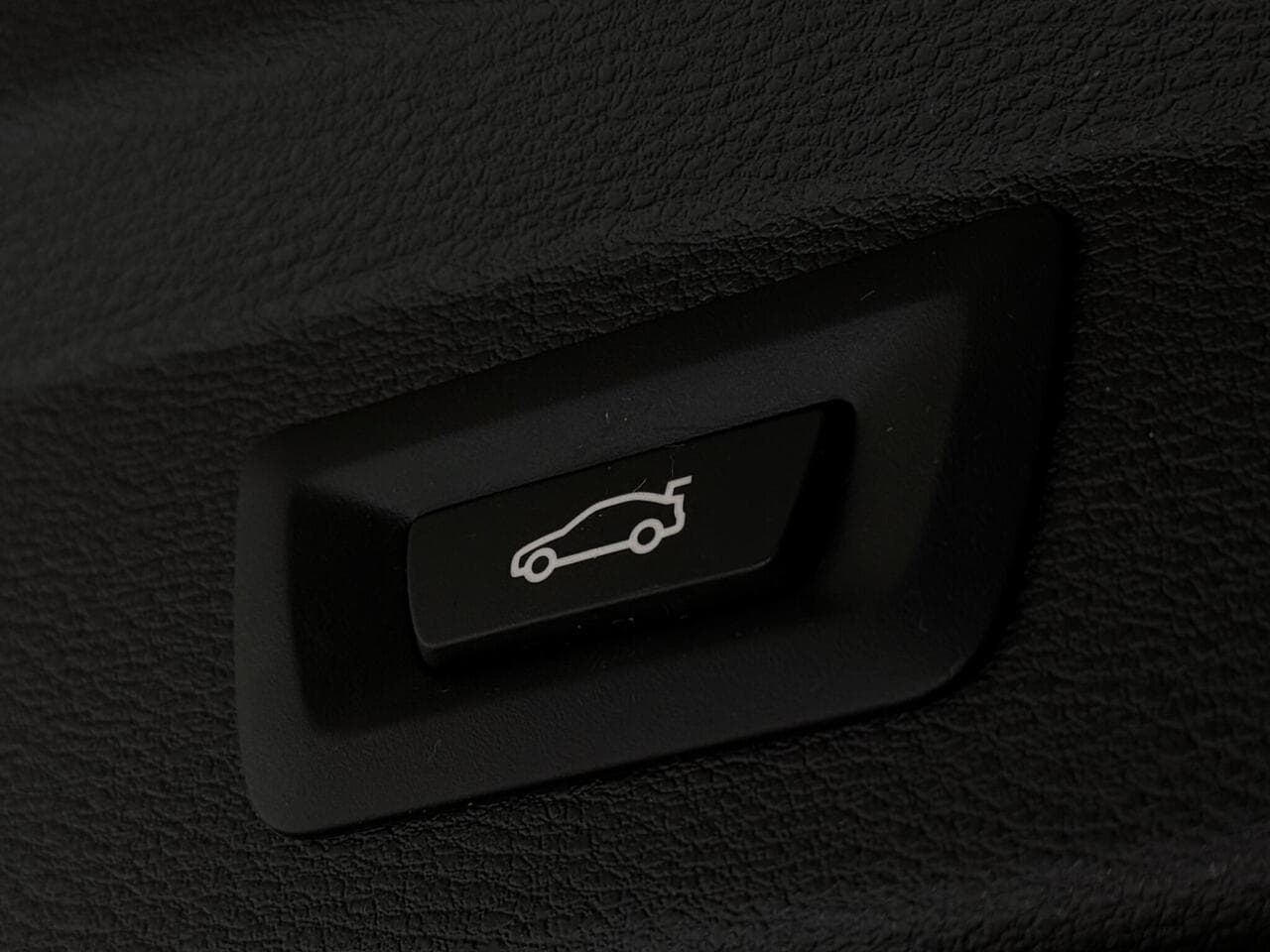 BMW X2 thumbnail Misc Controls