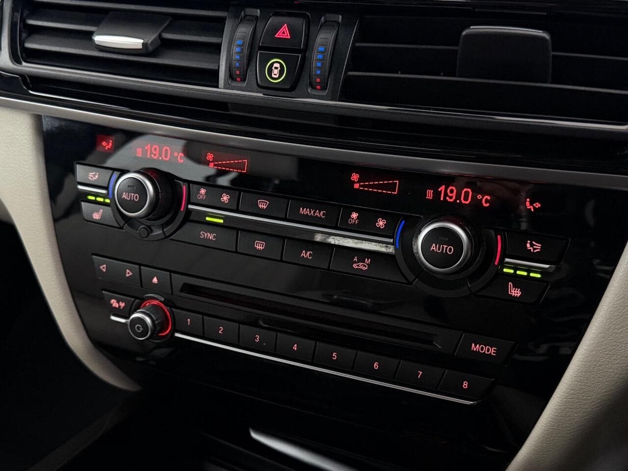 BMW X5 thumbnail Infotainment System