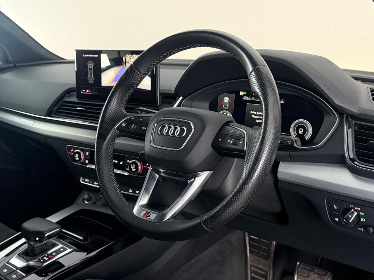 Audi Q5 thumbnail Interior Front