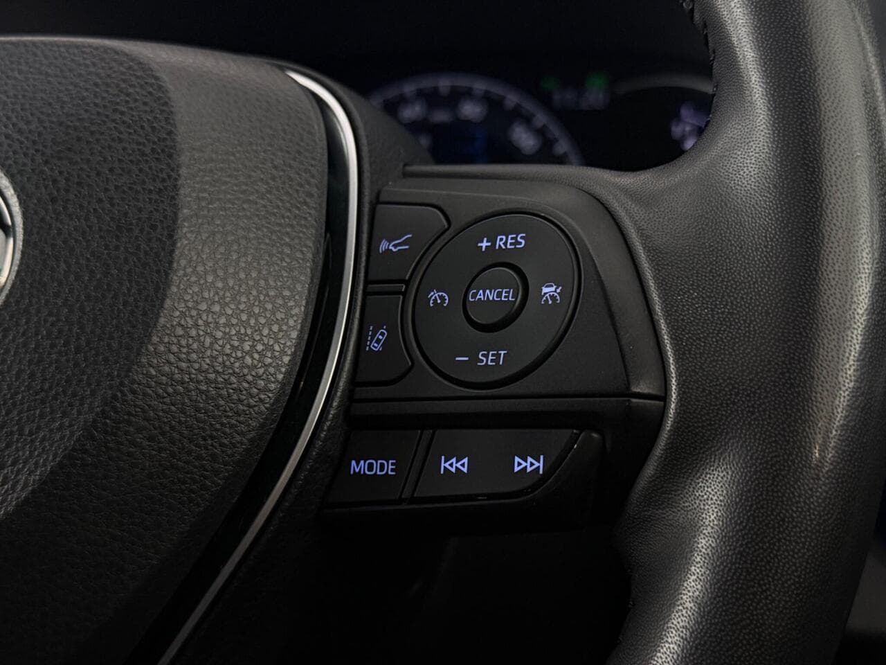 Toyota RAV4 thumbnail Misc Controls