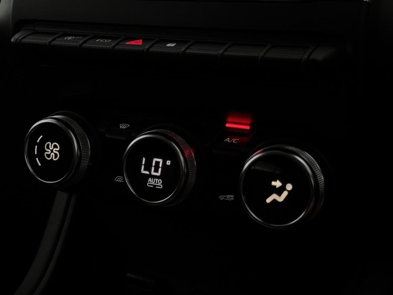 Renault Captur thumbnail Misc Controls