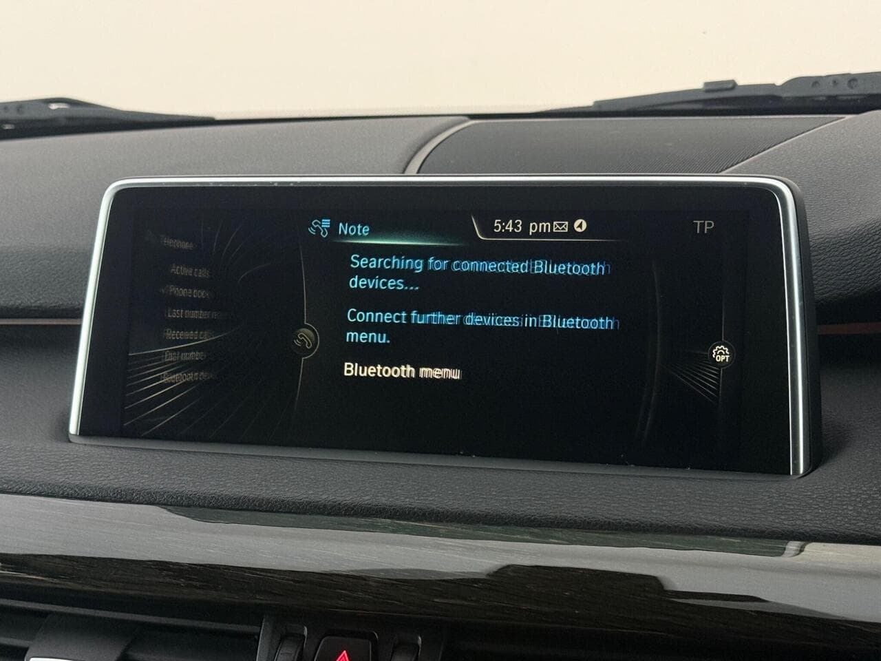 BMW X5 thumbnail Infotainment System