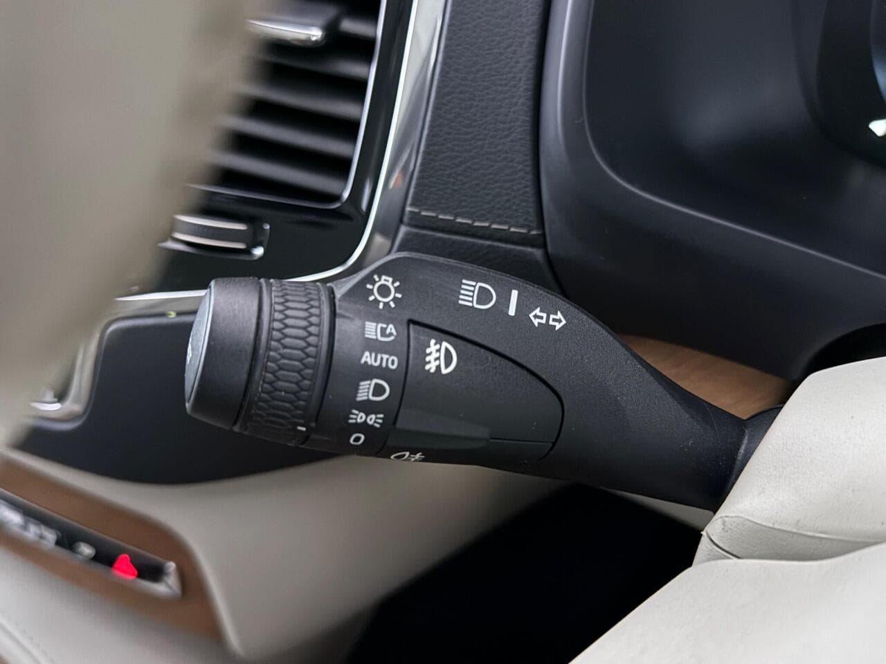 Volvo XC90 thumbnail Misc Controls