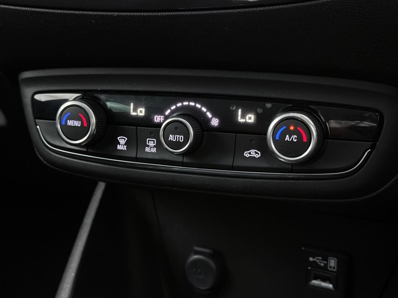 Vauxhall Crossland X thumbnail Misc Controls