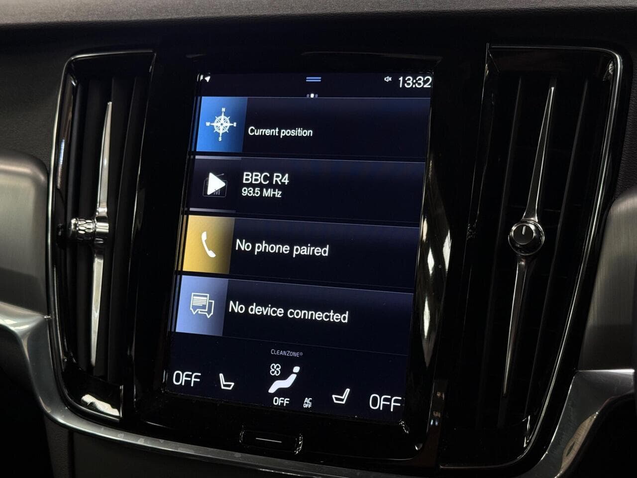 Volvo S90 thumbnail Infotainment System