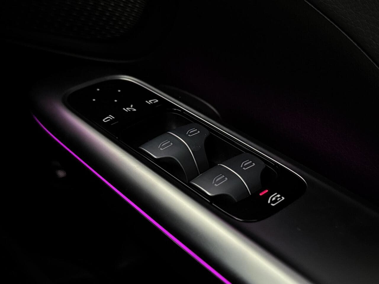 Mercedes-Benz C Class thumbnail Misc Controls
