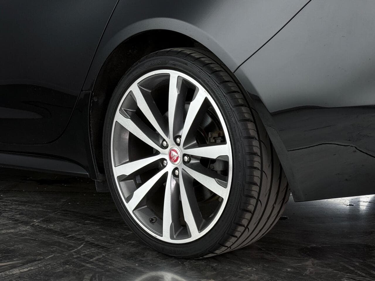 Jaguar XF thumbnail Wheel
