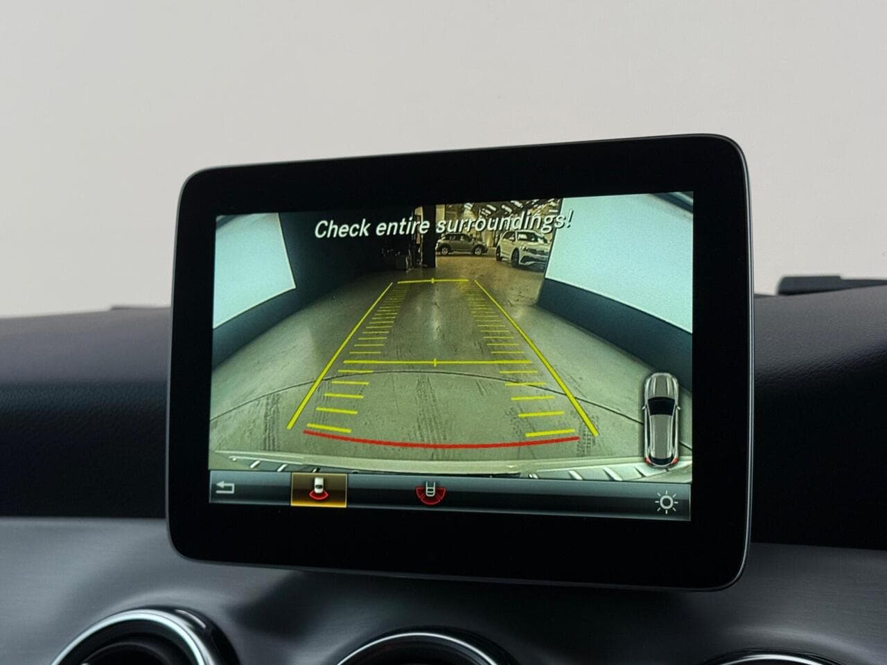 Mercedes-Benz GLA thumbnail Infotainment System