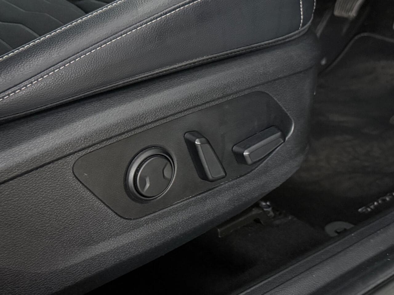 Kia Sportage thumbnail Misc Controls