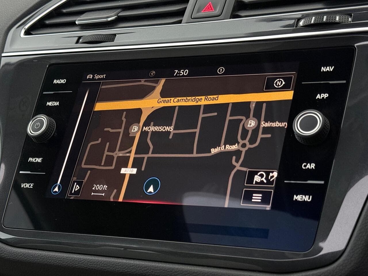 Volkswagen Tiguan Allspace thumbnail Infotainment System