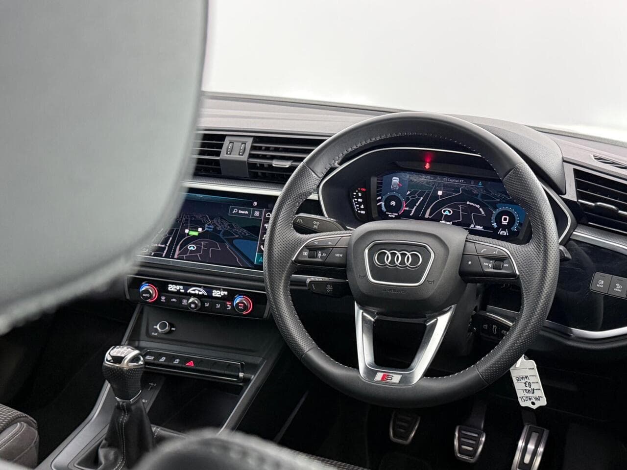 Audi Q3 thumbnail Interior Front