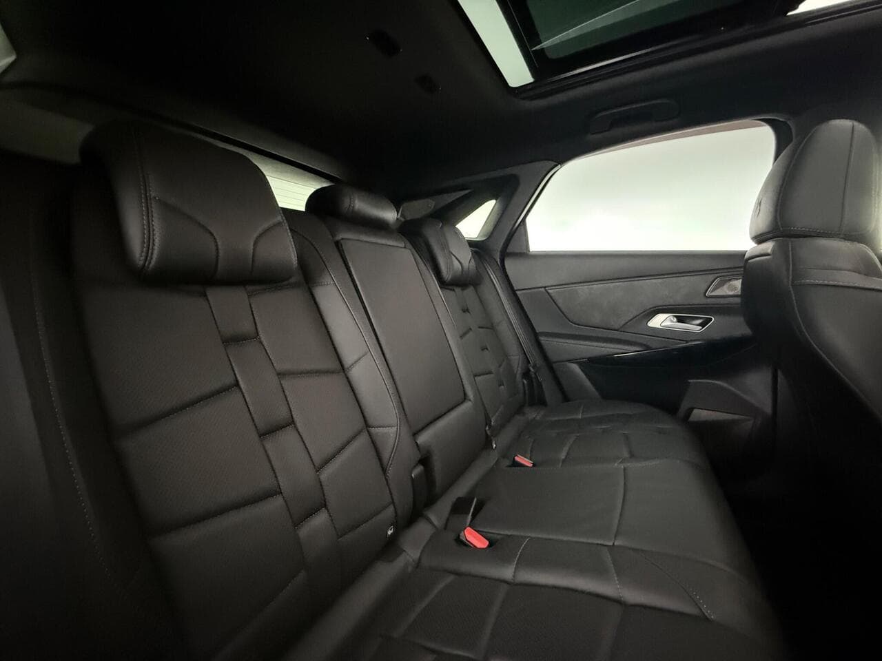DS AUTOMOBILES DS 7 CROSSBACK thumbnail Seats Rear