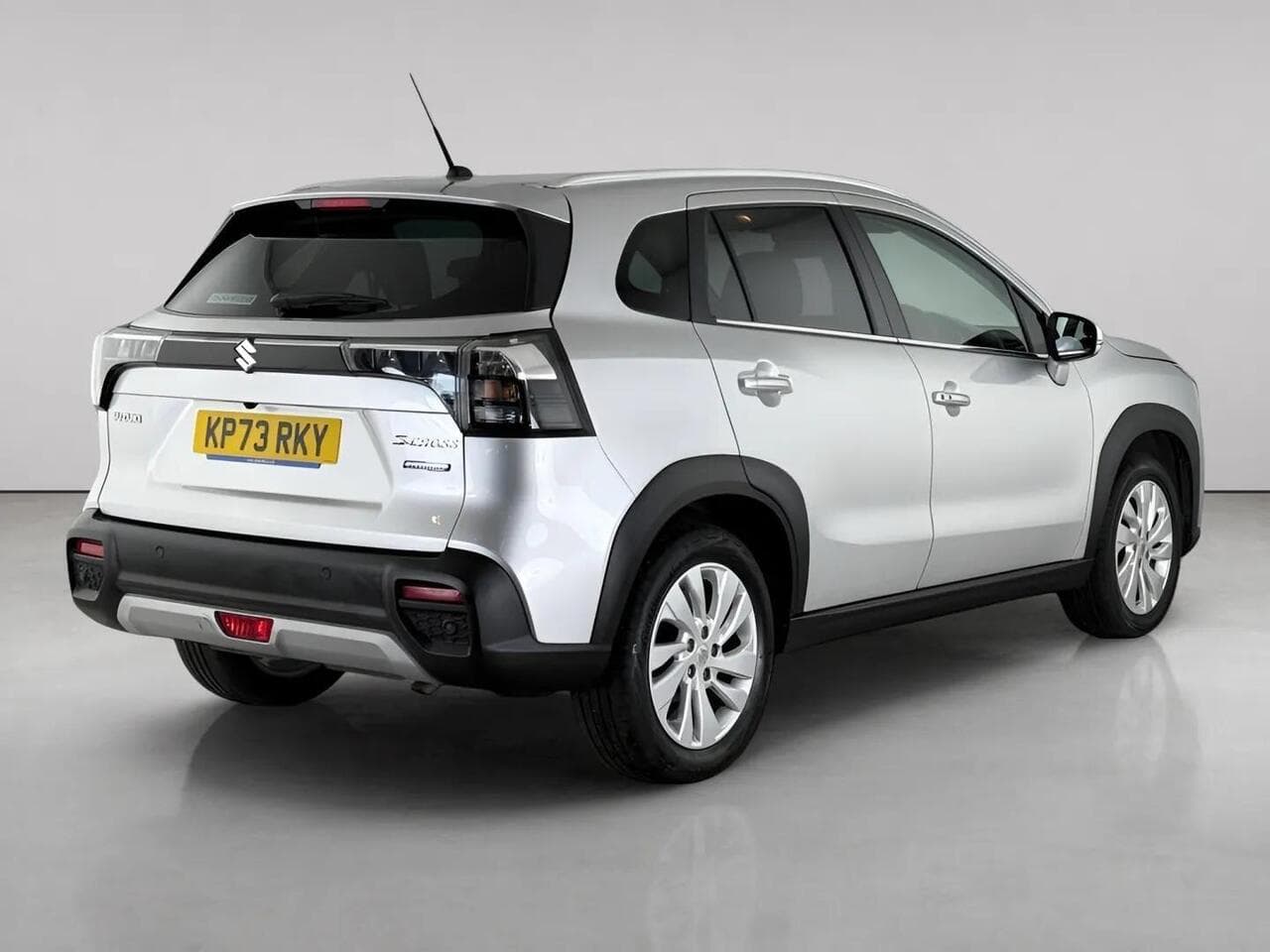 Suzuki S-Cross thumbnail Rear Right
