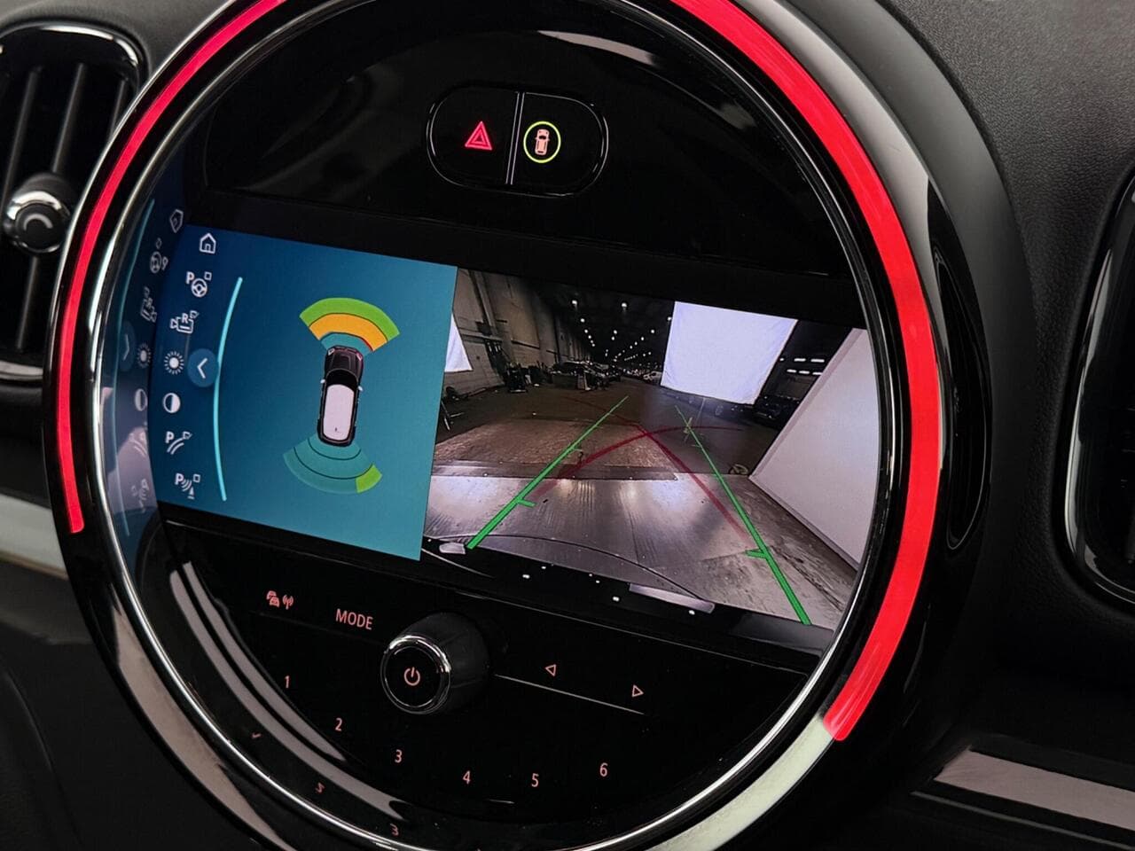 MINI Countryman thumbnail Infotainment System
